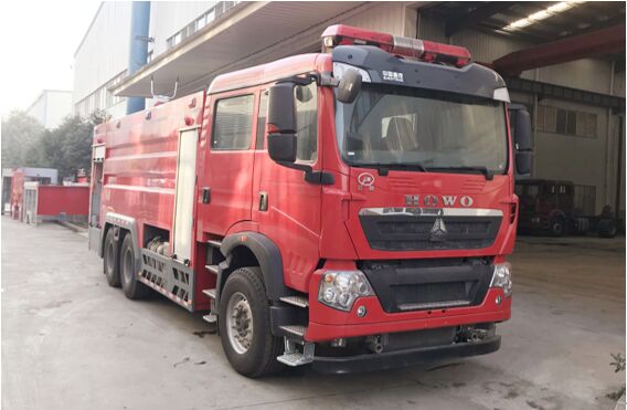 国六豪沃16吨水罐消防车
