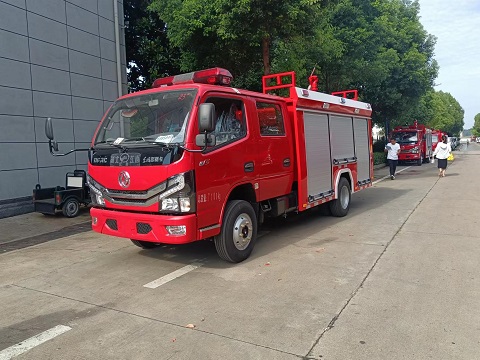 2台高压供水车消防车已出发