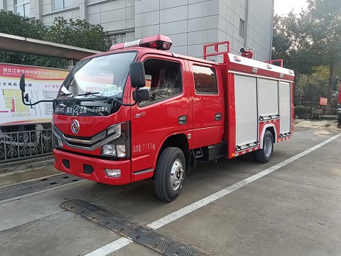 消防车厂家温馨提示雨雪天气行车注意事项